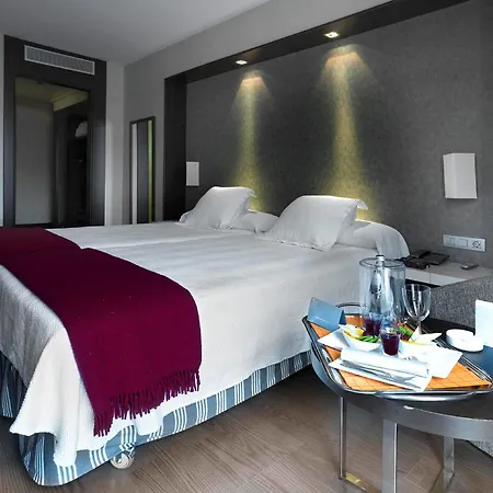 Nh Tenerife מלון 3*